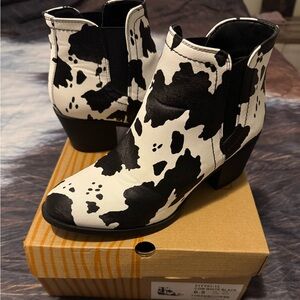 Women’s Booties : Cow Print : Worn Once : Size 6.5
